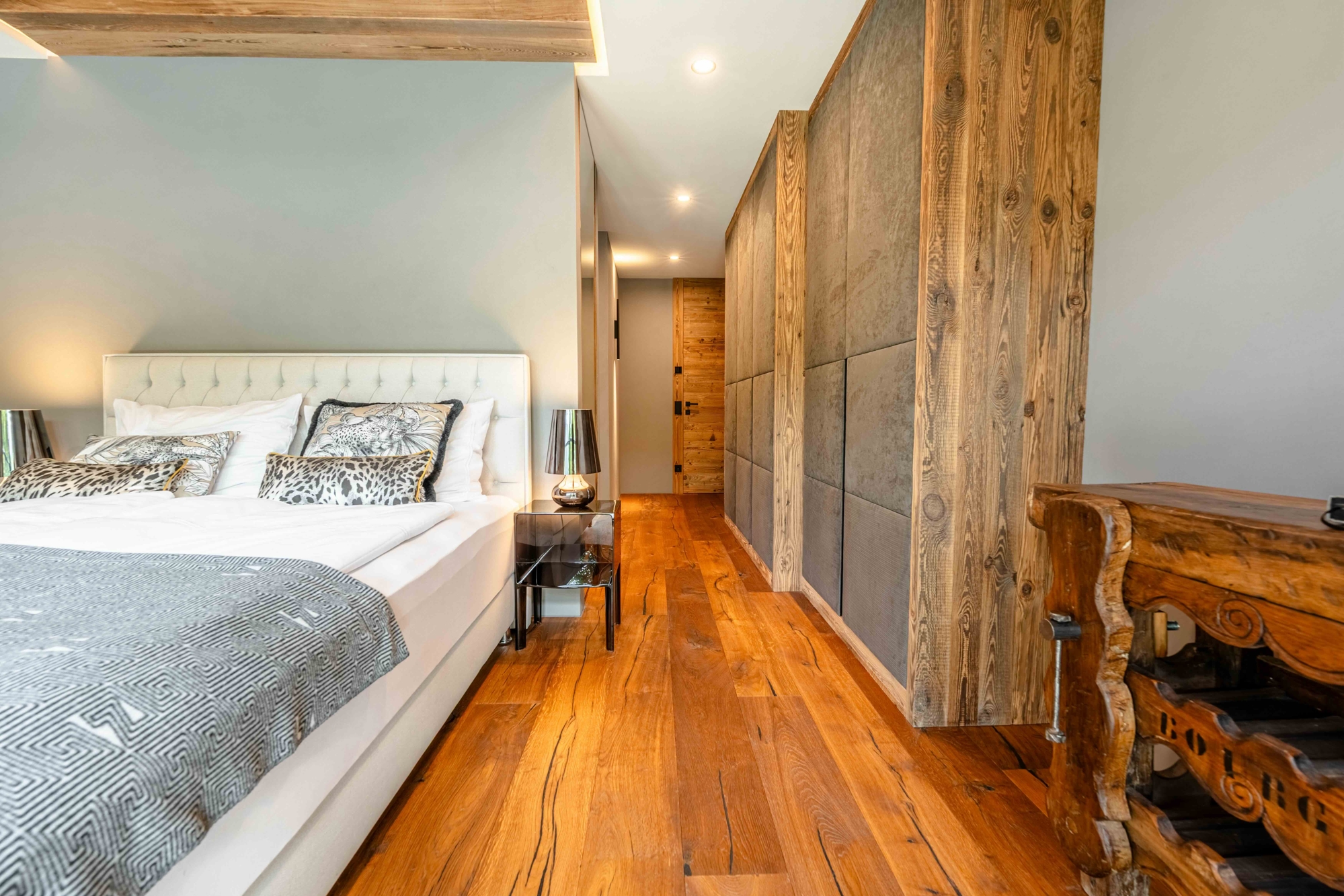 Luxus-Chalet mit Panorama, Spa & Designinterieur – Bild 15