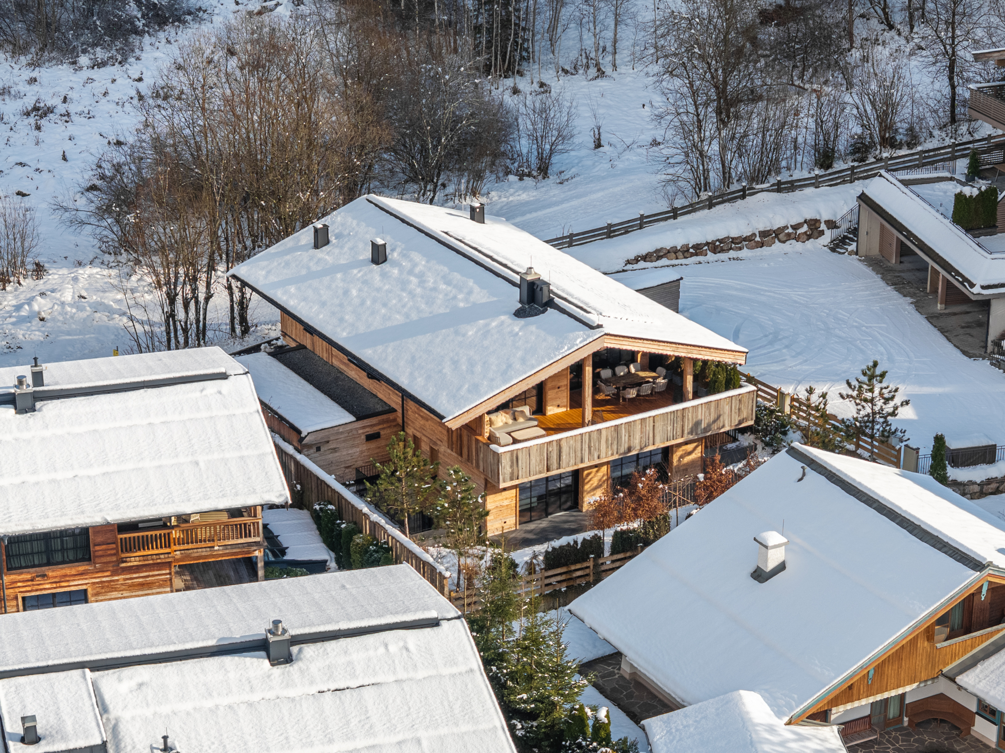 Luxus-Chalet mit Panorama, Spa & Designinterieur – Bild 2