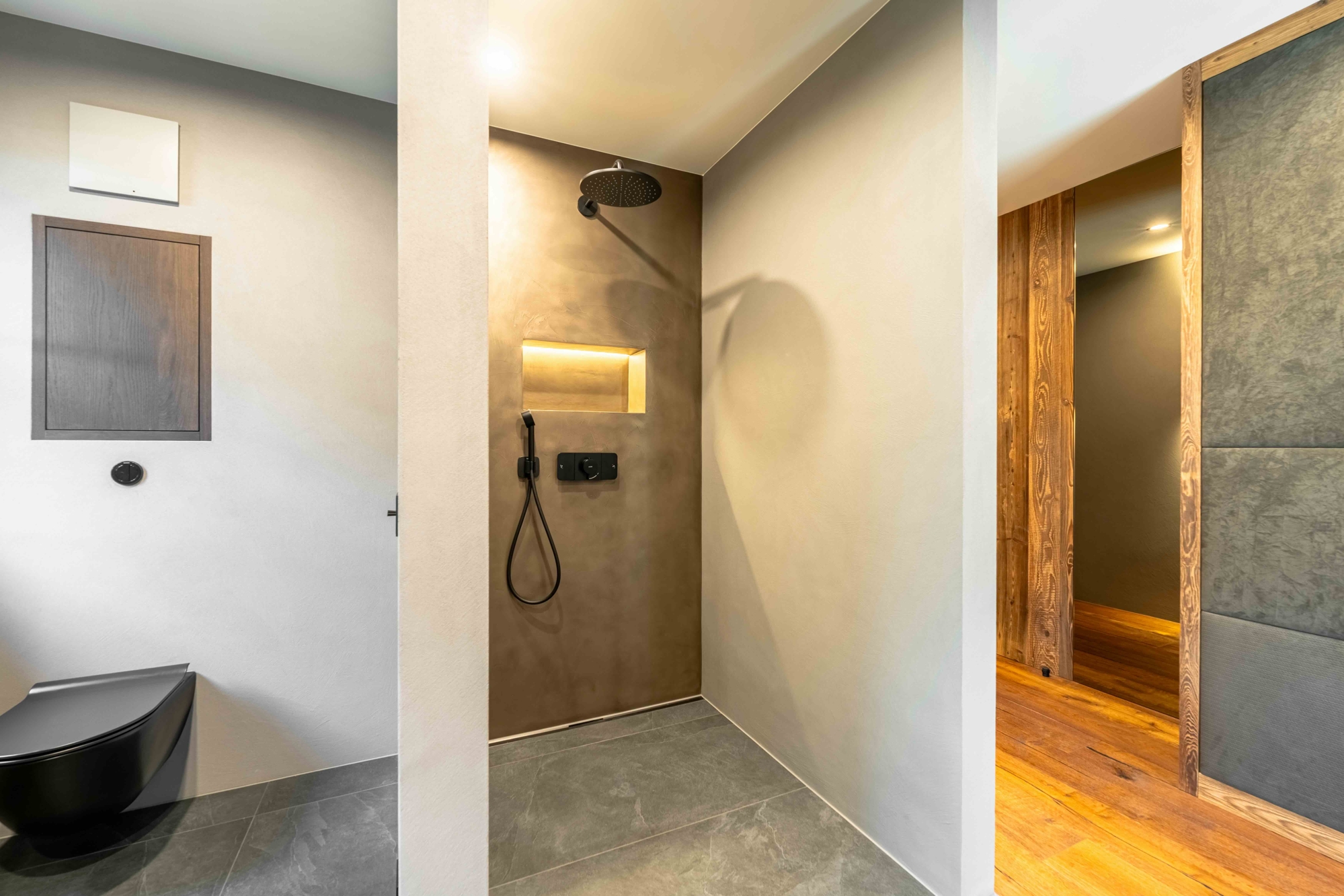 Luxus-Chalet mit Panorama, Spa & Designinterieur – Bild 17