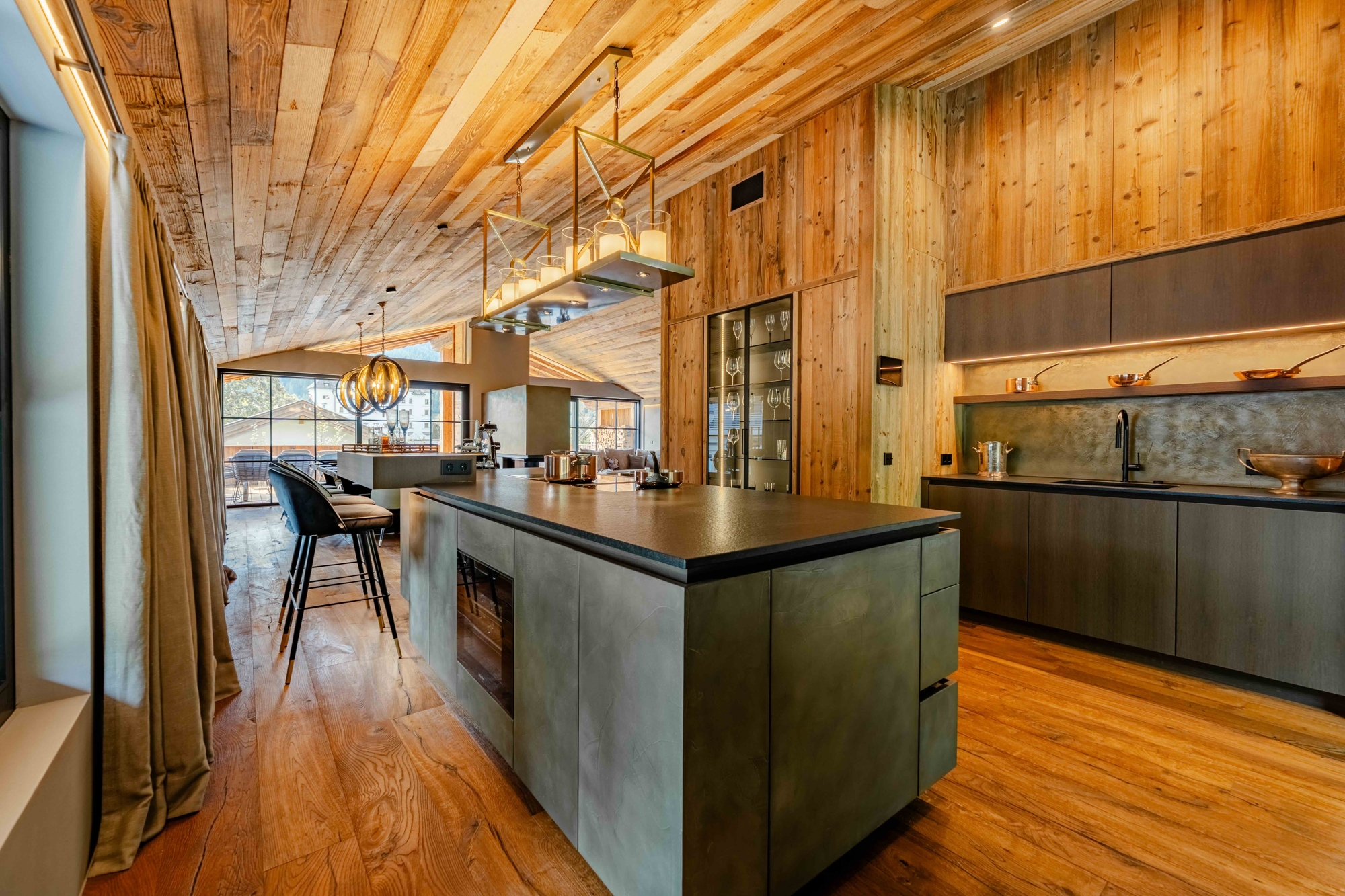 Luxus-Chalet mit Panorama, Spa & Designinterieur – Bild 9