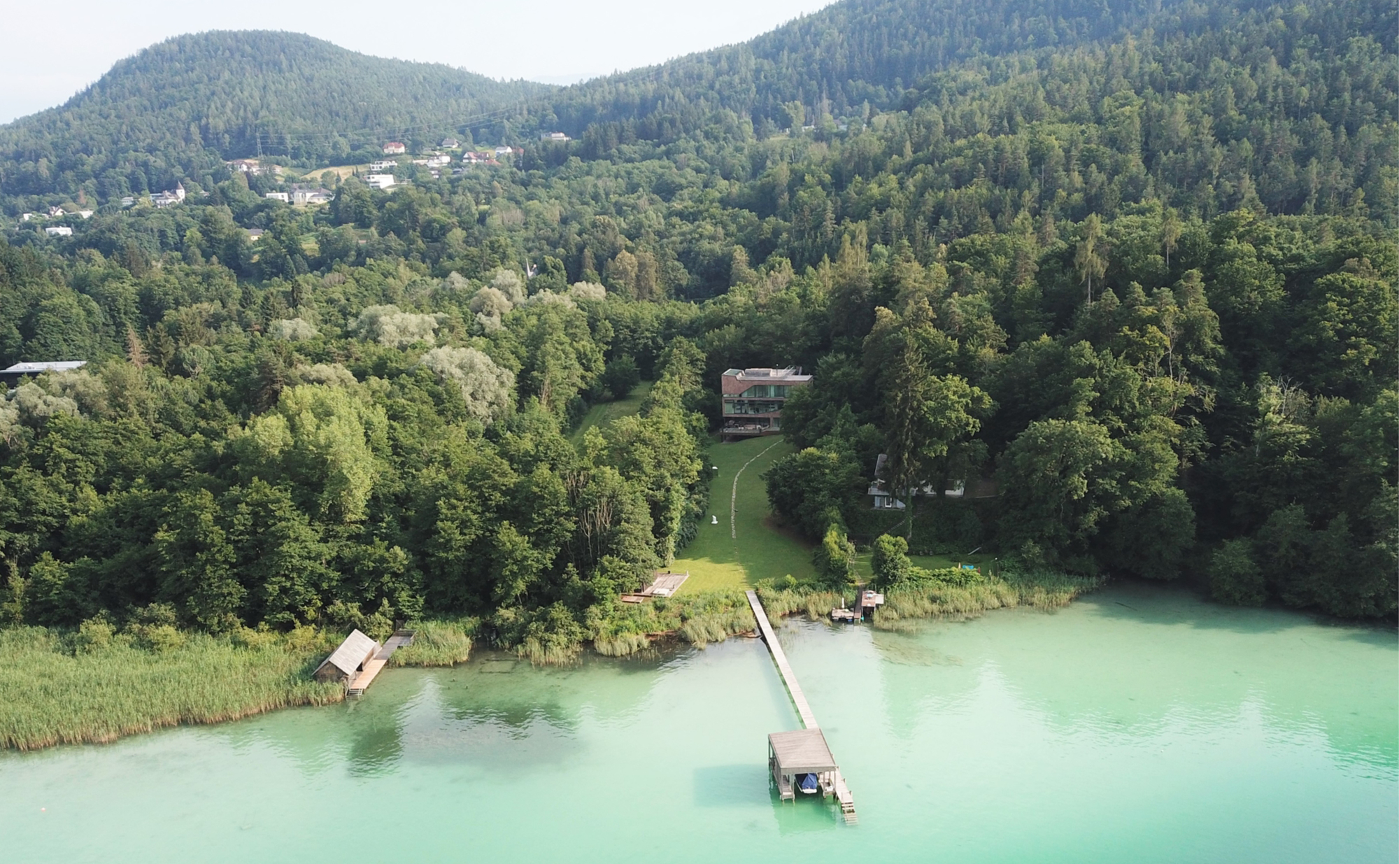 „Villa am Wörthersee: Einzigartiges Luxusdomizil in idyllischer Natur“ – Bild 1