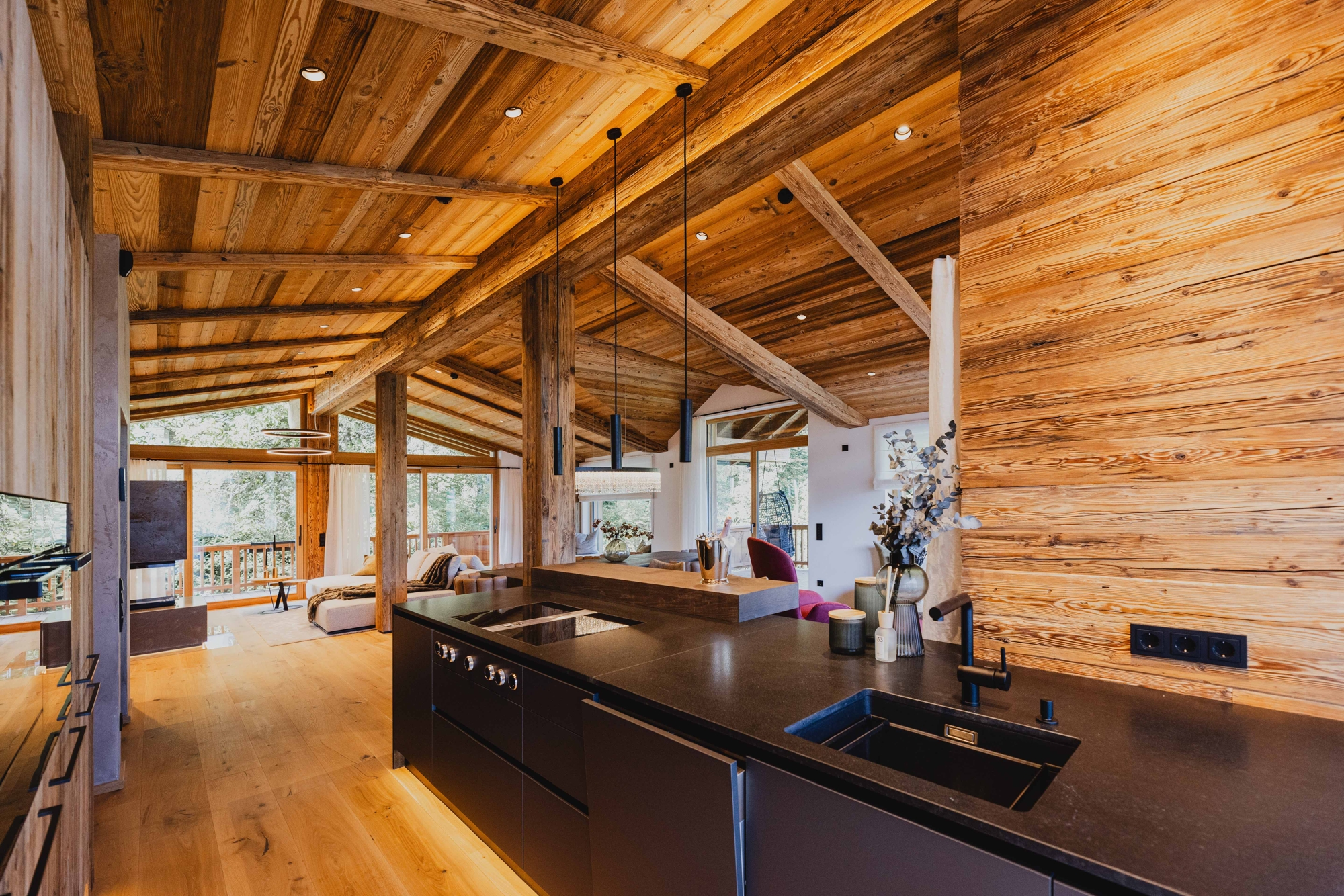 TRAUMHAFTES CHALET MIT AUßENPOOL IN SONNIGER LAGE – Bild 31