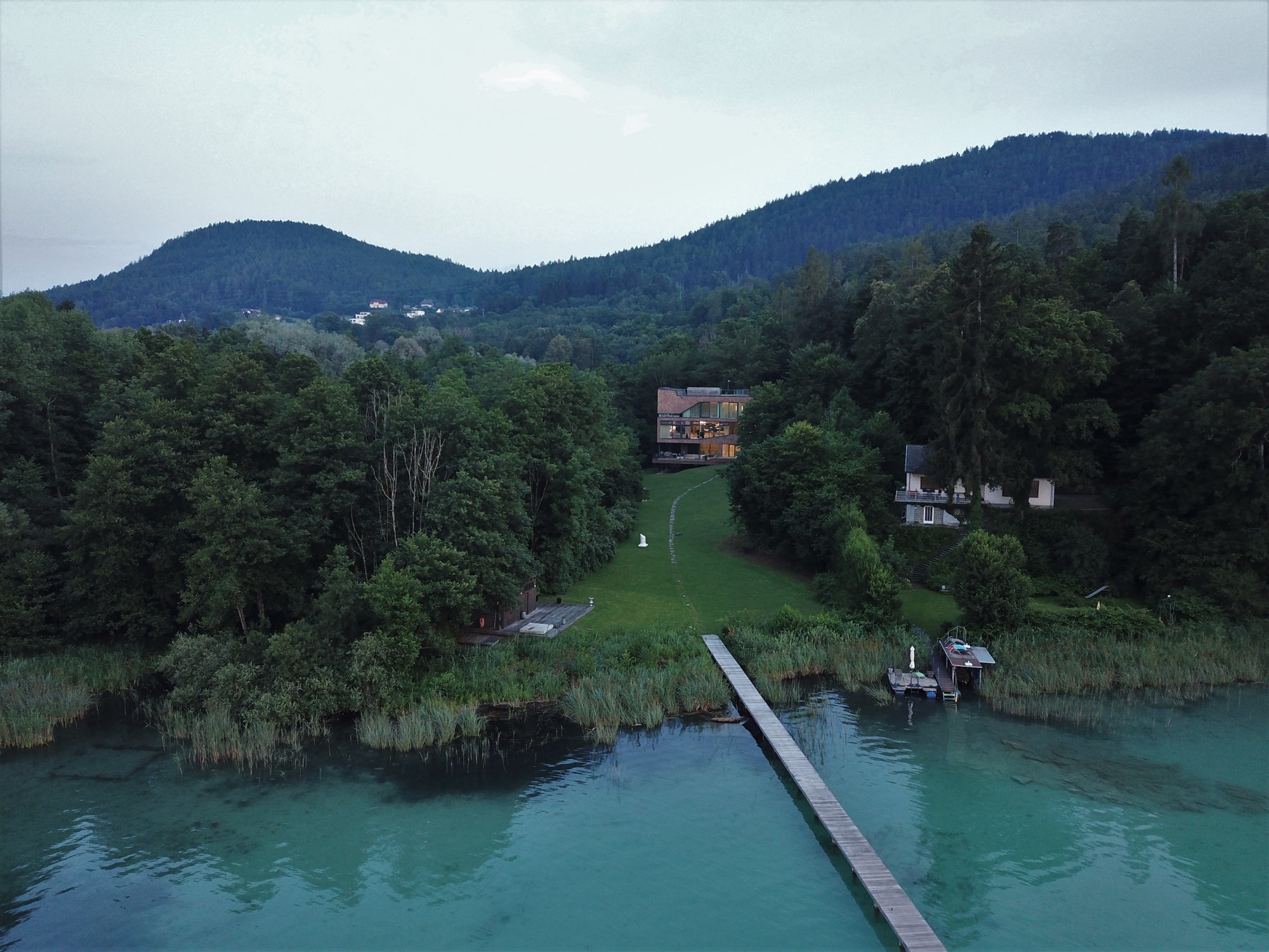 „Villa am Wörthersee: Einzigartiges Luxusdomizil in idyllischer Natur“ – Bild 17