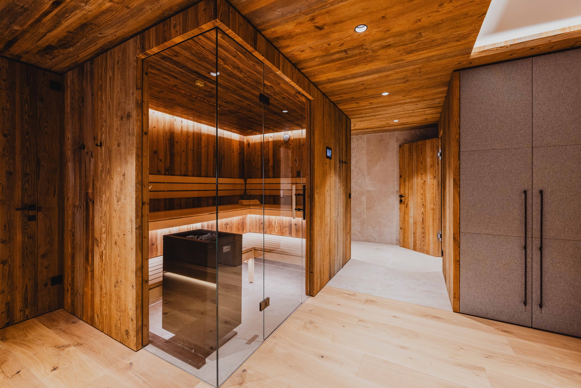 TRAUMHAFTES CHALET MIT AUßENPOOL IN SONNIGER LAGE – Bild 11